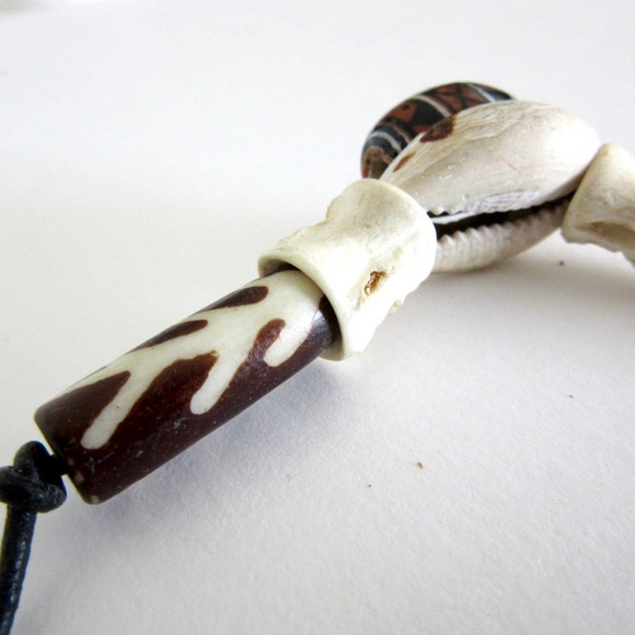 Bone Shell Bead Choker - Leather Thong - Necklace - Picture 5 of 5